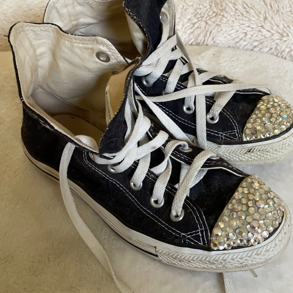 Converse with diamond